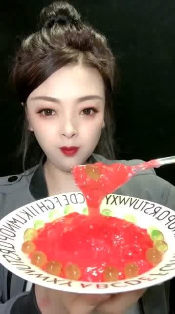 娱乐吃瓜酱小姐姐是谁啊,网络红人的魅力与影响力  第1张